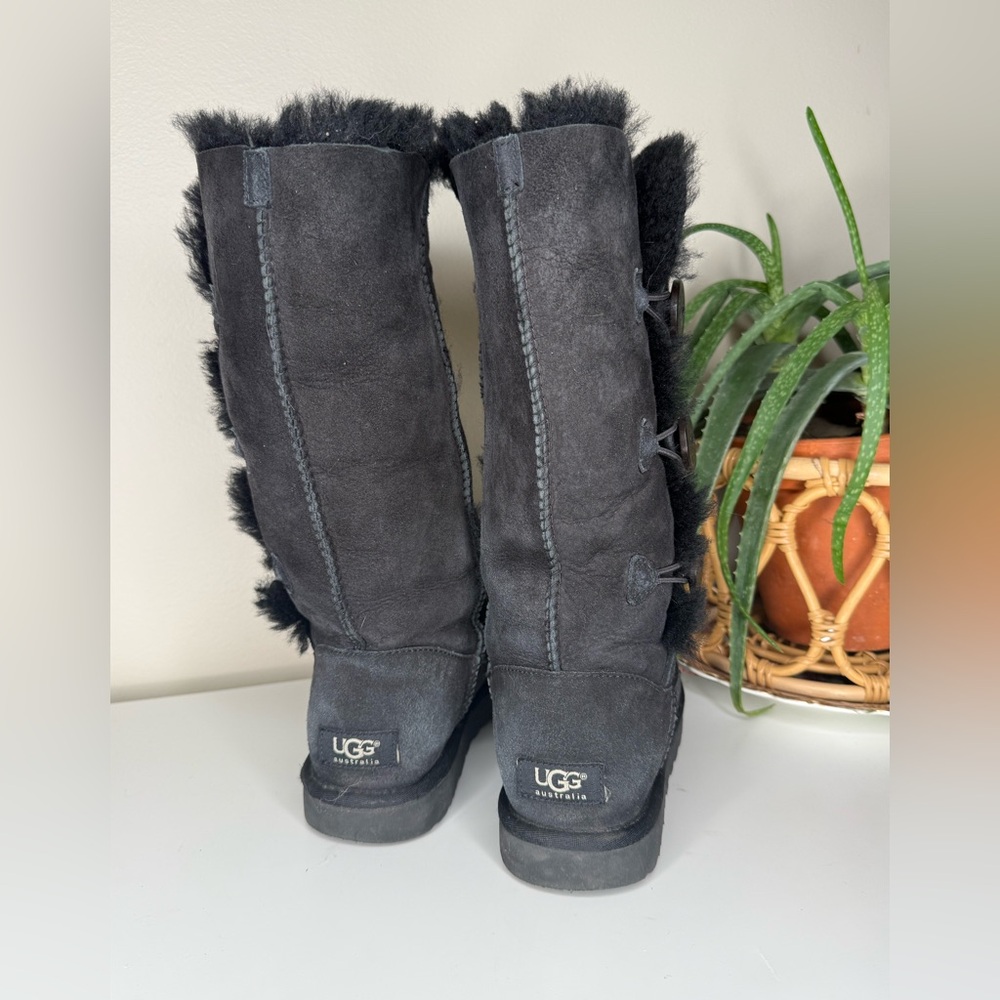 UGG Australia Bailey Button Triplet Tall Boots Black Sheepskin Boots Women’s 7 - Picture 3 of 13